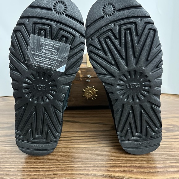 Ugg Mini Classic Logo Boot Black Suede Women’s Size 5 Comfy Boots - Picture 9 of 13